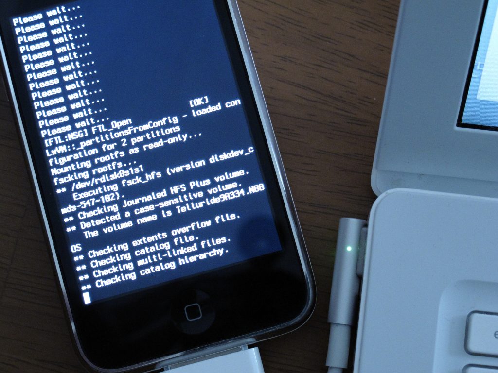 フォントを変更するためにiPhoneを侵入します