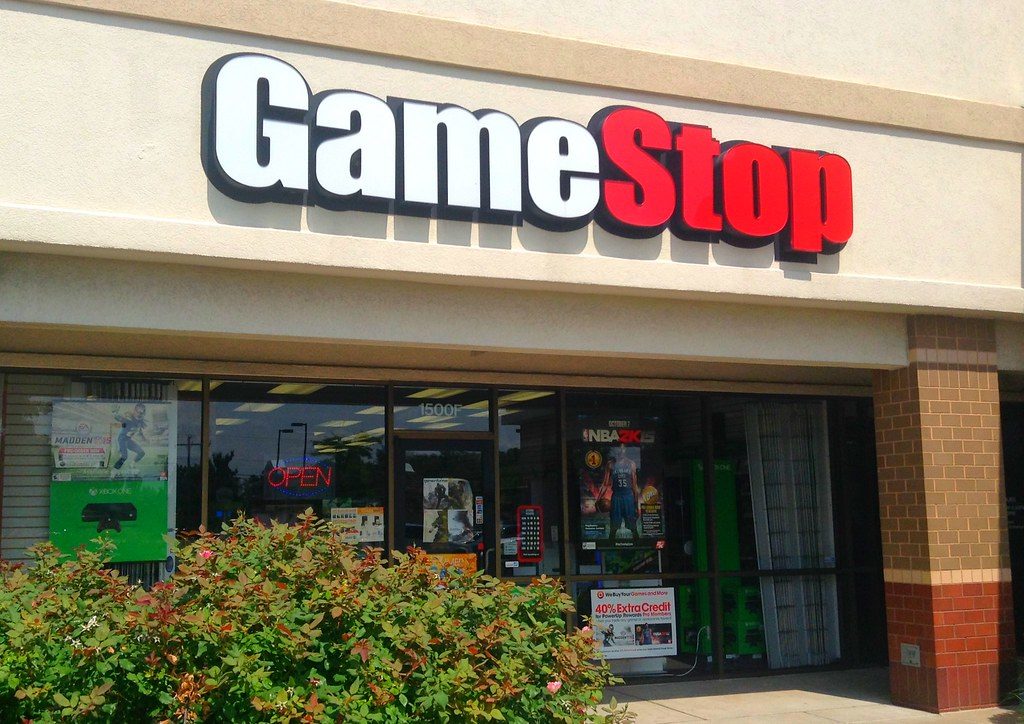 GameStopで使用済みのiPhoneを販売しています