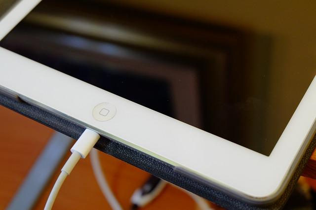 Apple Pencil 2を充電し、iPadを再起動します