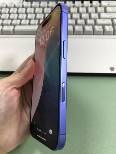 Iphone 16 camera control button.jpg